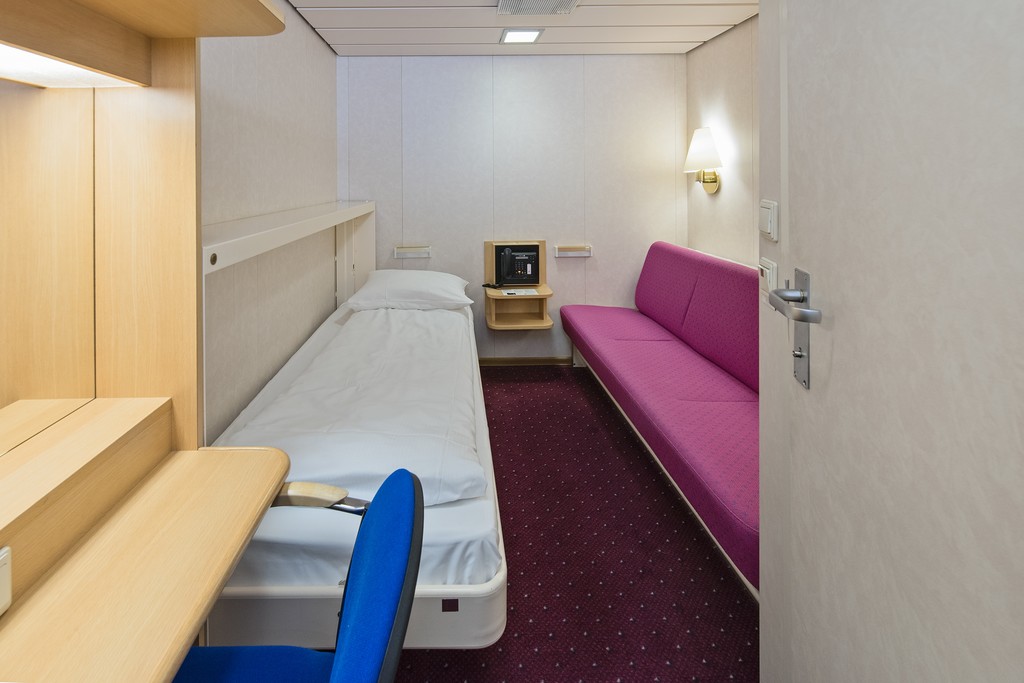 Hurtigruten MS Kong Harald Polar Inside Lower Deck b.jpg